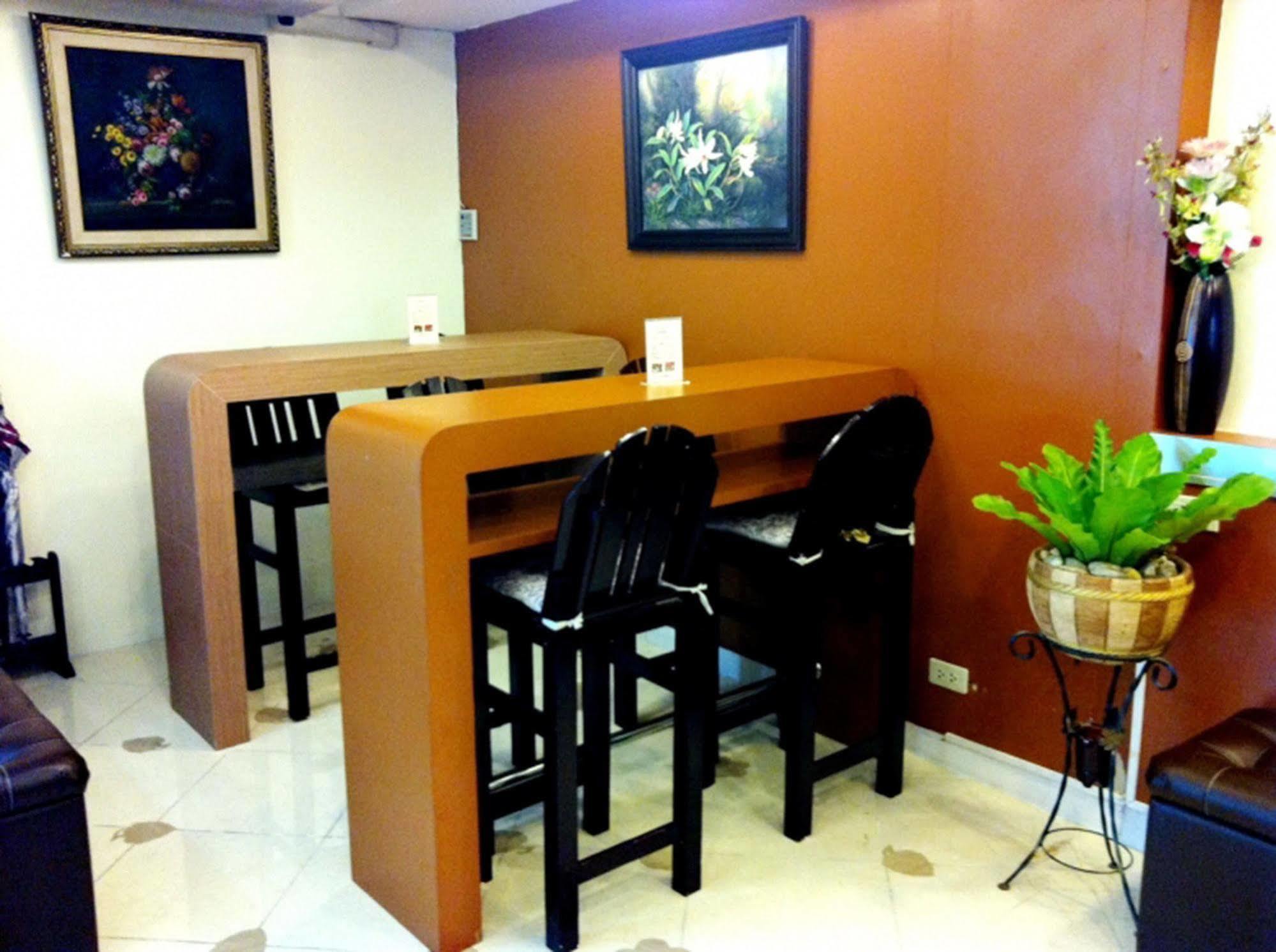 The Nest Serviced Apartment Bangkok Esterno foto