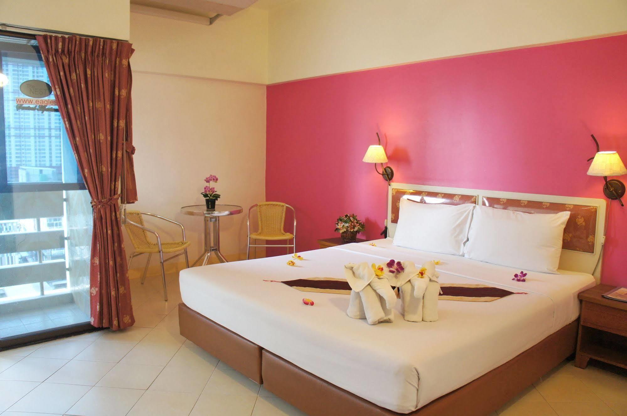 The Nest Serviced Apartment Bangkok Esterno foto